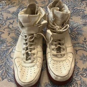 Nike SF Air Force 1 mid red ivory